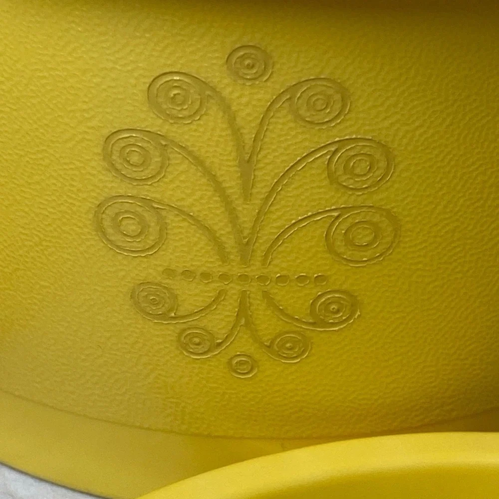 Vintage Tupperware Goldenrod Servalier Bowl Set 3‎ Bowls 3 Lids Floral Pattern